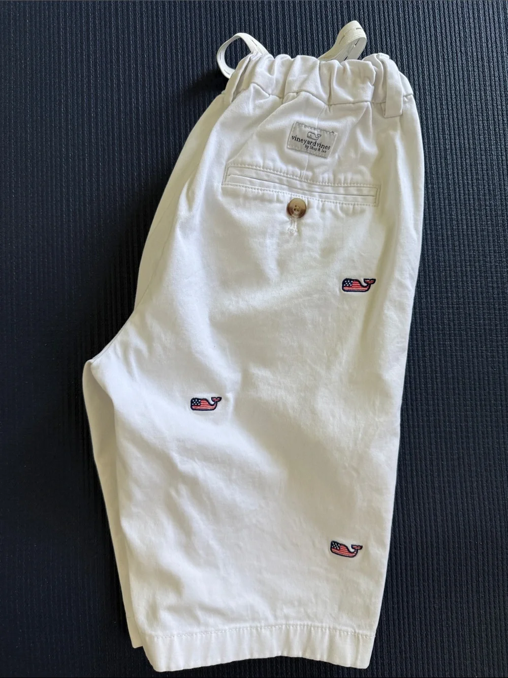 Vineyard Vines Boy’s White Embroidered USA Flag Whale Adjustable Shorts Size 18
